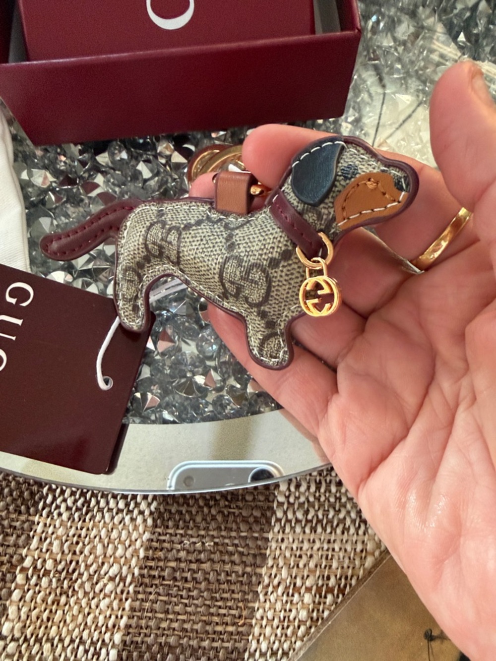 💯Gucci Beige GG Canvas Dachshund bag charm  with Gold Hardware - Picture 6 of 8